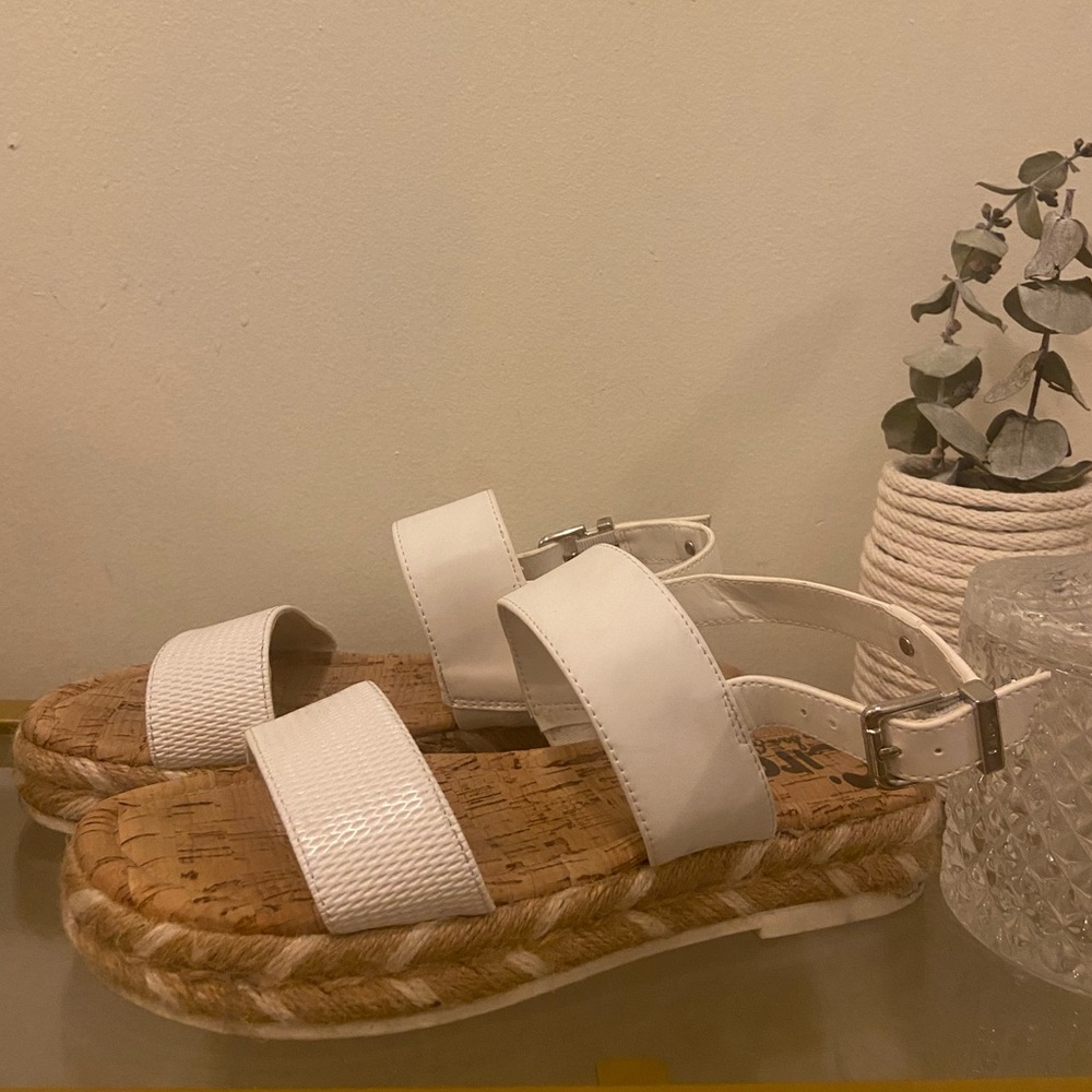 Circus by Sam Edelman Ani Sandal, like new!
Size 5, woven platform espadrille💃
